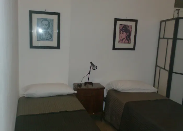 Vatican Mirum 4*