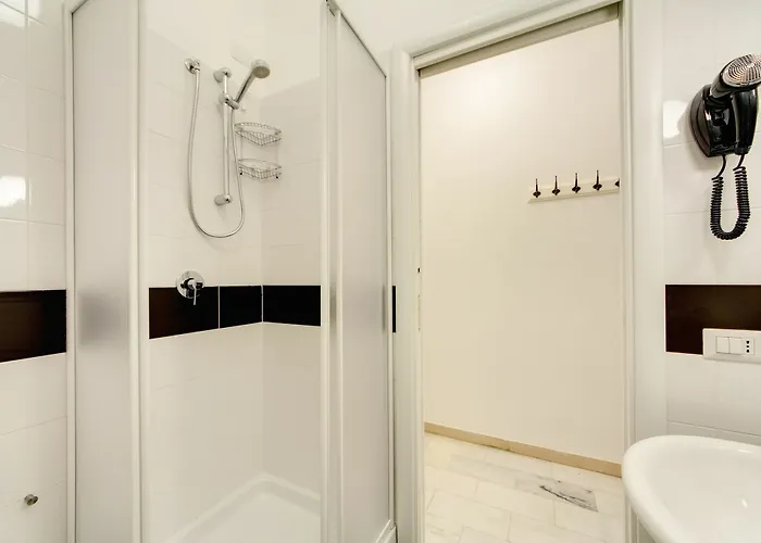 Vatican Mirum 4*